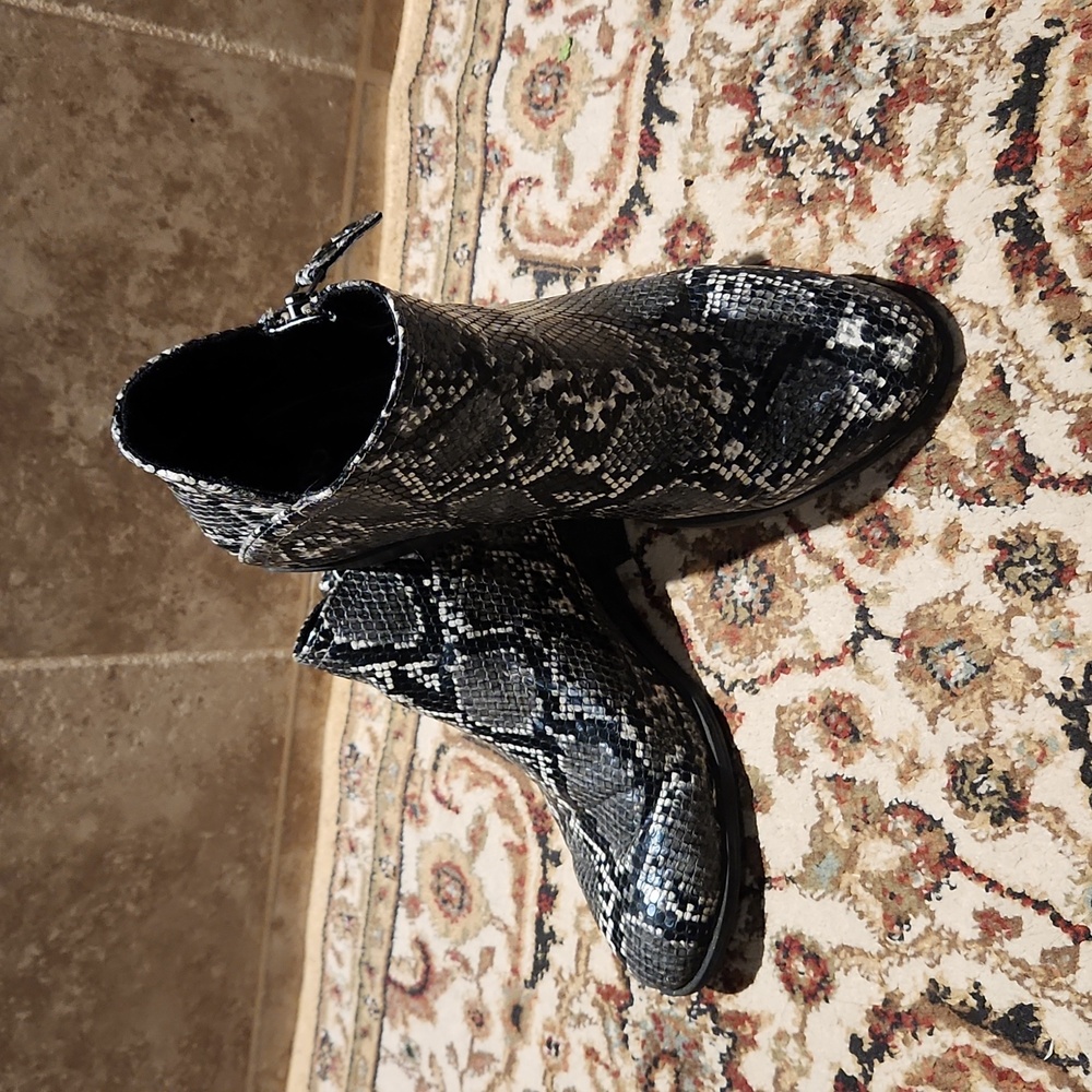 Grey Snake Pattern Booties - Size 9 - image 1